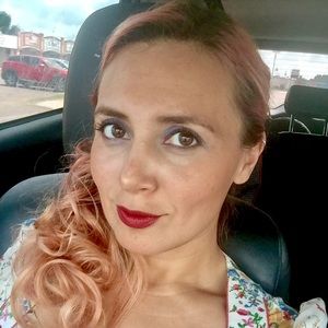 Meet your Posher, Denise