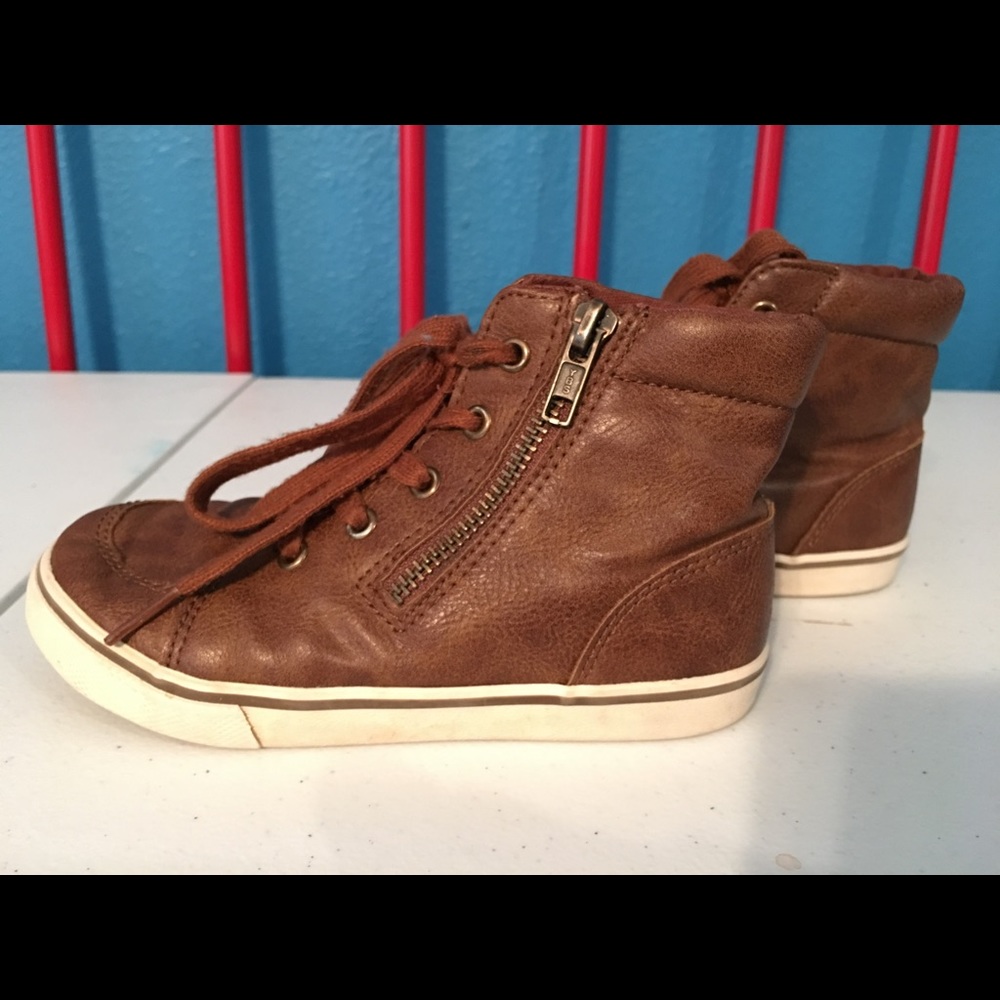 Boys Cat and Jack Side Zip Shoes