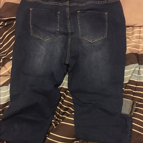 Jean capris - Picture 2 of 4