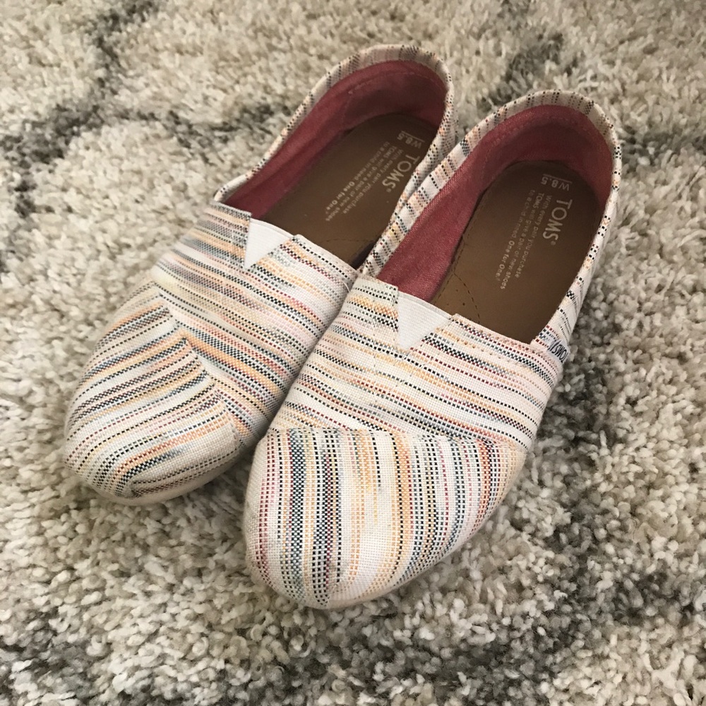 TOMS Slip-Ons
