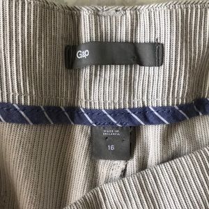 Gap wide leg cropped pant.