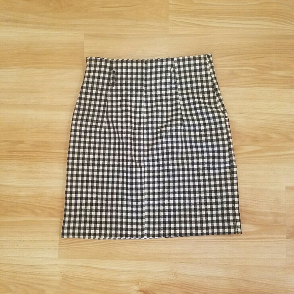 Highwaisted White Black Plaid Checkered Mini Skirt - Picture 4 of 6
