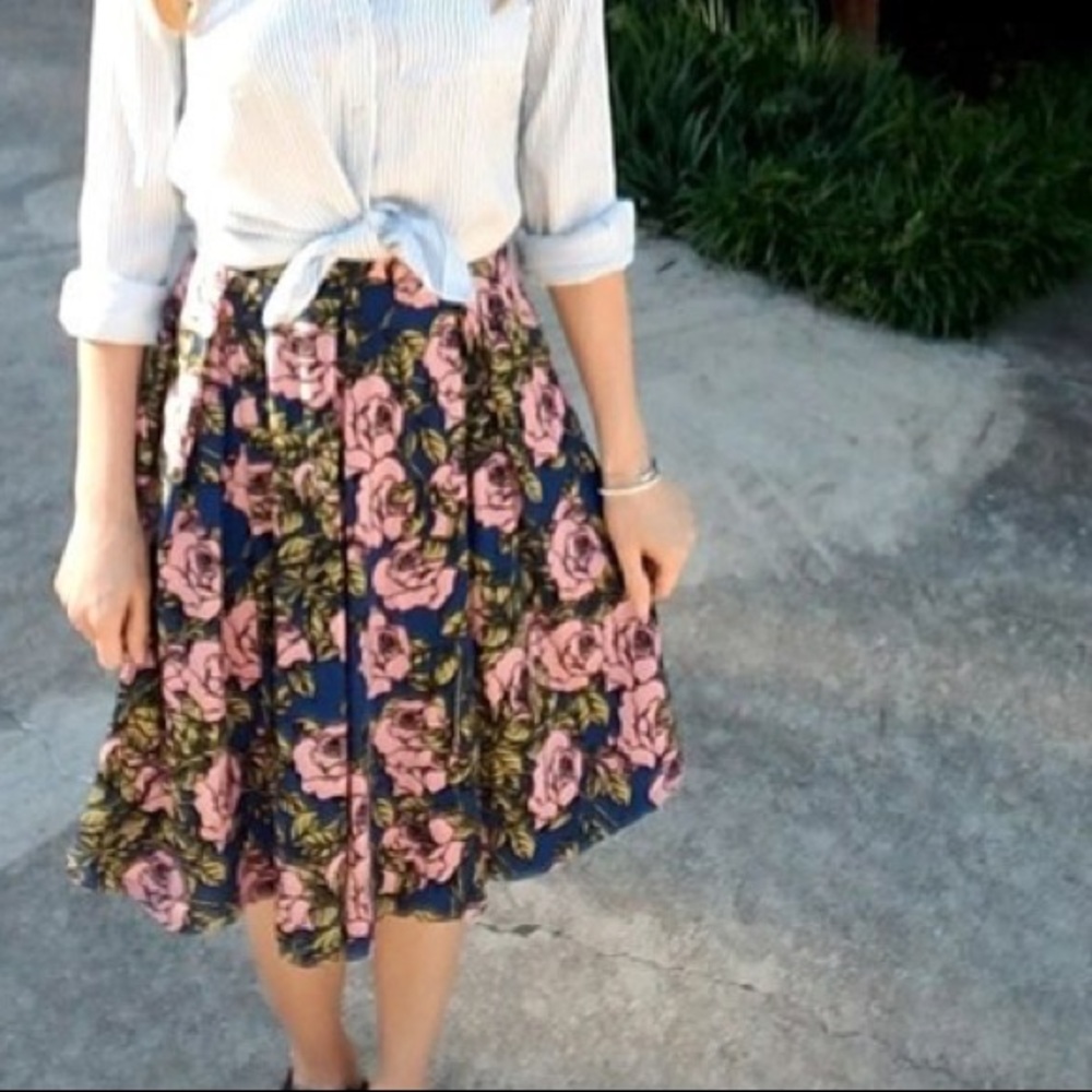 Lularoe Madison | Blue Floral | XS