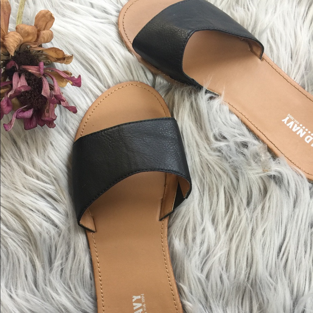 Old navy black sandals