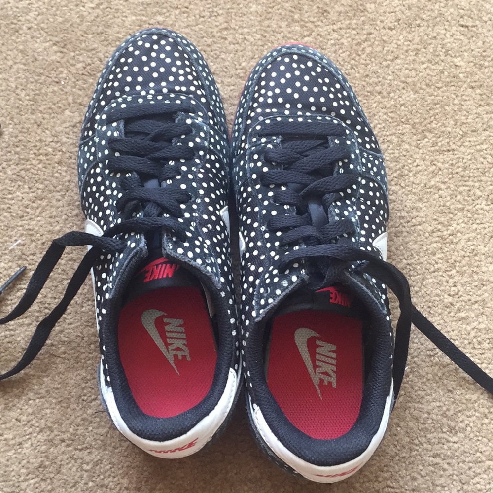 NIKE shoes
