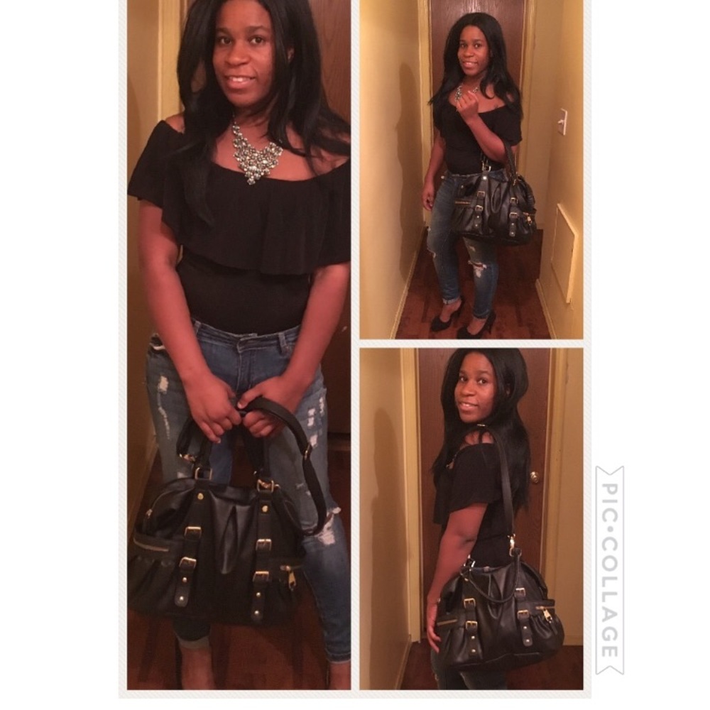 🎈Black STEVE MADDEN cross-body hand bag.