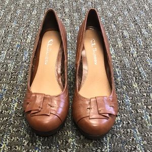 Never worn, brown wedge shoes - CL by laundry
