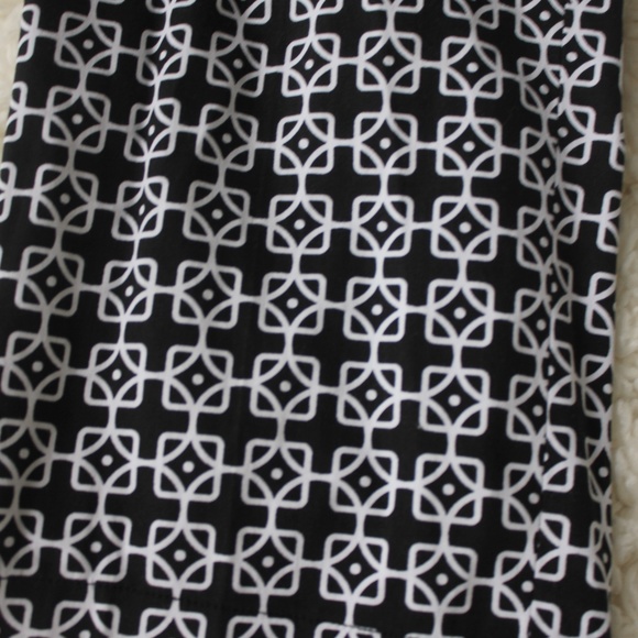 Laundry By Shelli Segal Black & White Printed Crop - Picture 5 of 8