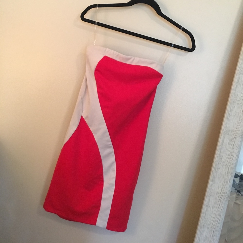 Red bodycon strapless dress
