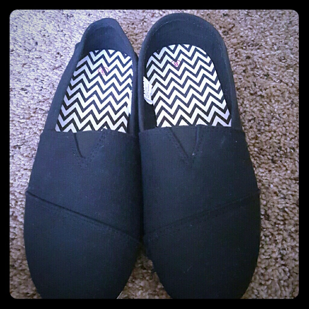Slip on canvas shoes