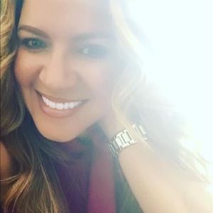 Meet your Posher, Fay