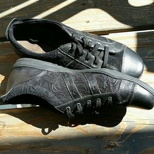 Taos Floral Sneakers