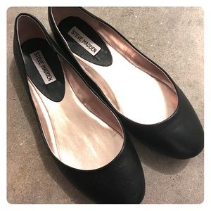 Steve Madden Black Flats