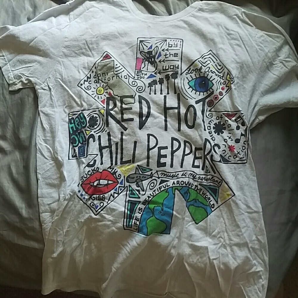 Red hot chili peppers band tee