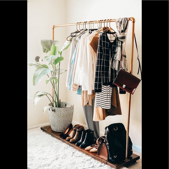 Meet your Posher! - Picture 2 of 2