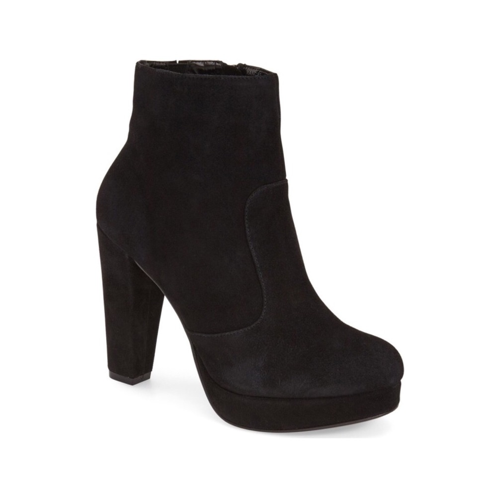 Black Steve Madden Booties!