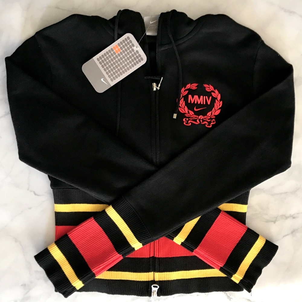 ❌SOLD❌NWT: NIKE Mozambique Hooded Cropped Jacket
