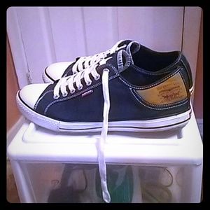 Levi strauss-Dark blue And white(brown bottom)