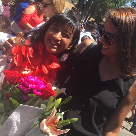 Meet your Posher, Cassandra - Picture 1 of 1