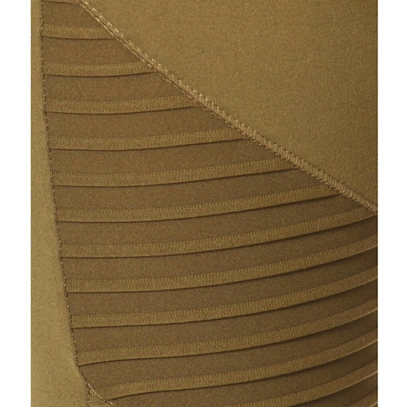 🏷️LAST PAIR🏷️🌿HIGH WAISTED MOTO LEGGINGS🌿 - Picture 2 of 6