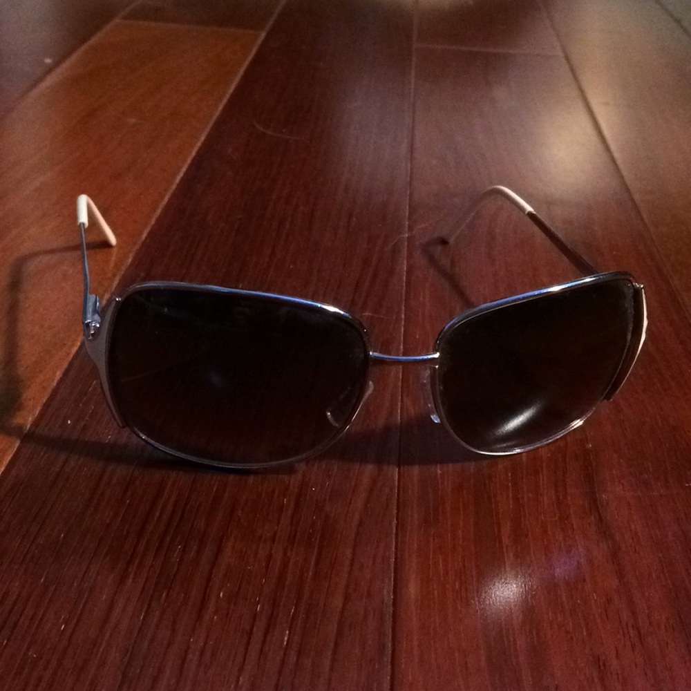 Steven Madden subglasses