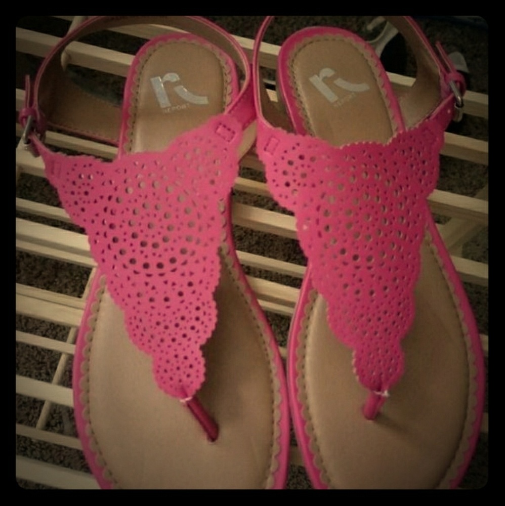 REPORT size 8 1/2 sandals
