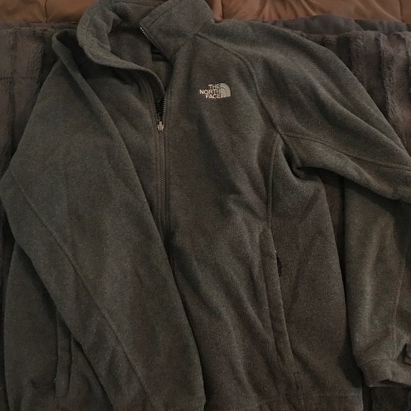 Men's Grey North Face fleece jacket - Picture 2 of 5