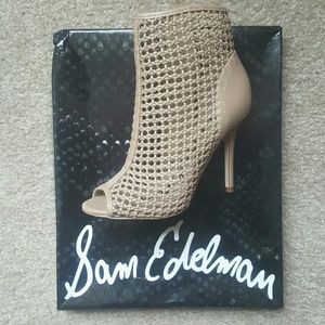 Aubriana- NudeNappa Sam Edelman