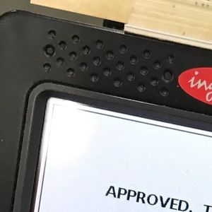 Meet your Posher, Dennis