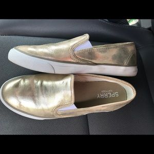Gold sperrys
