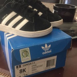 Adidas black and white size 8 kids