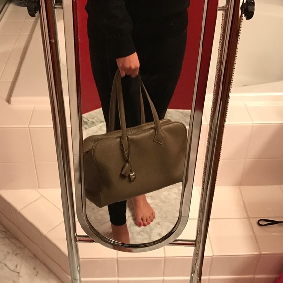 ❌SOLD❌Hermes Victoria II 35 Taurillon Clem Etoupe - Picture 2 of 3