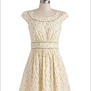 Emily and Fin Fall Leaf-Print Dress