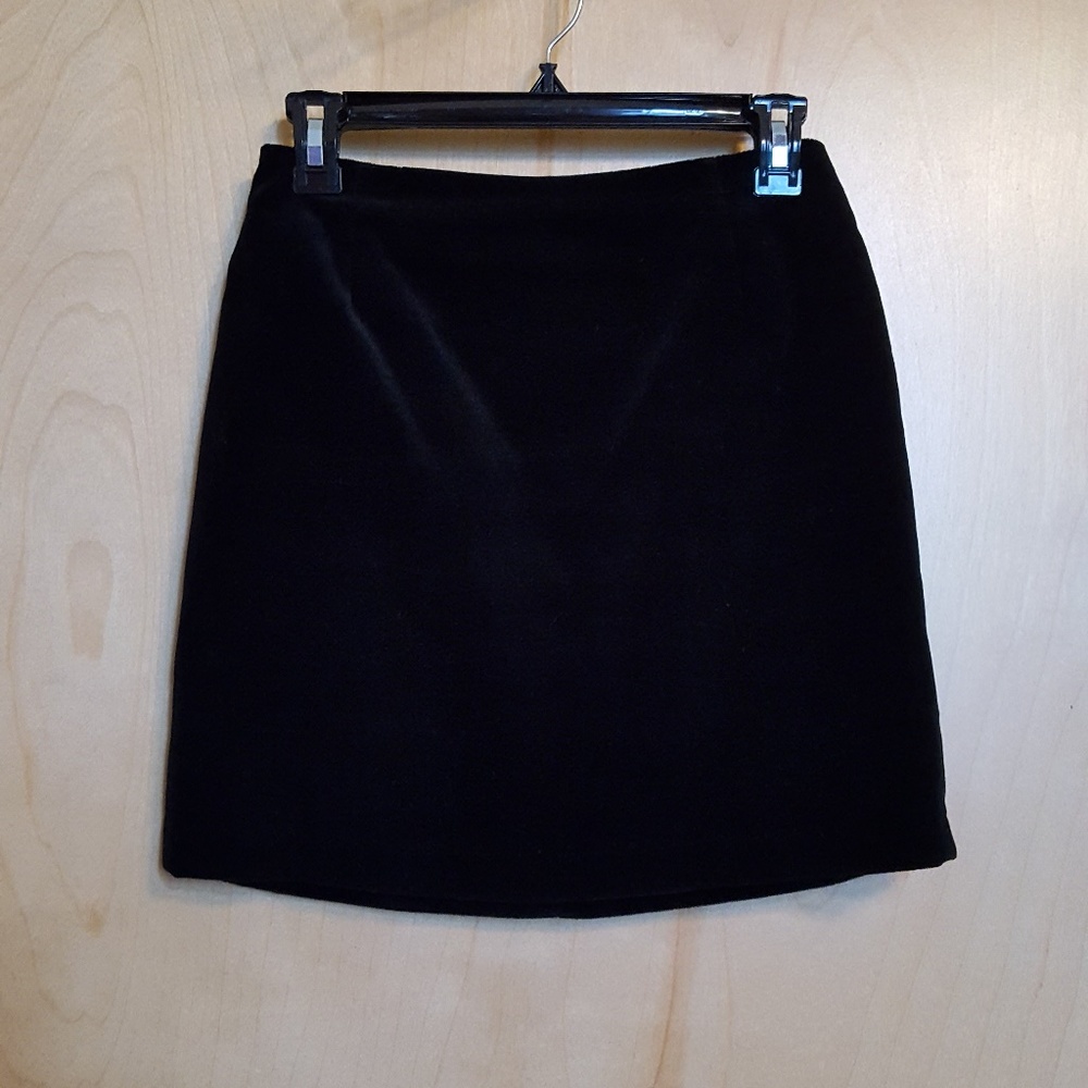 Gap Velvet Black Short Skirt - Size 4