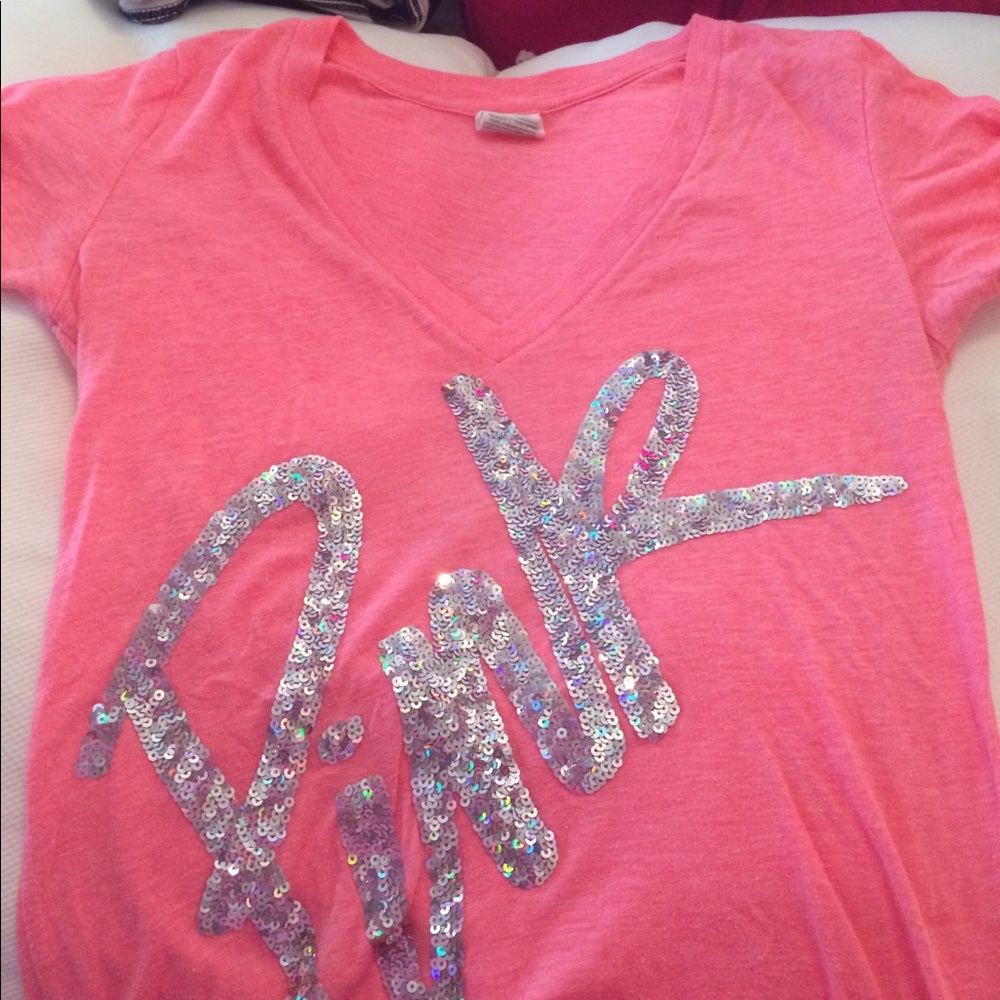 Vs pink shirt.