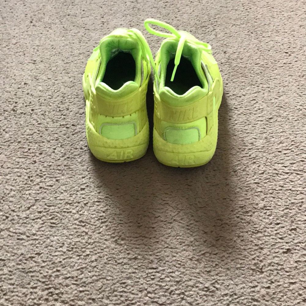 Nikes - Picture 2 of 2