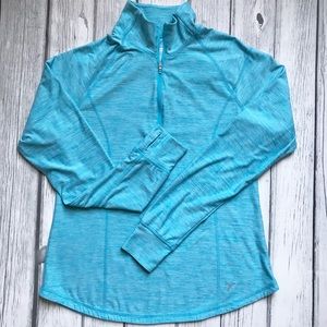 *Final Sale* Old Navy Fitted Go Dry Pullover
