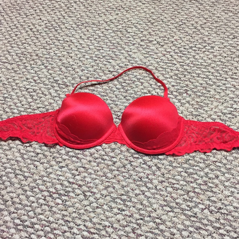 Victoria's Secret bra!! Great condition!!