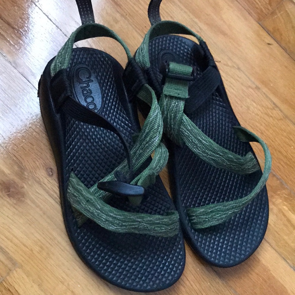 Single Strap Chacos! Kids 2! Some wear, but fine!