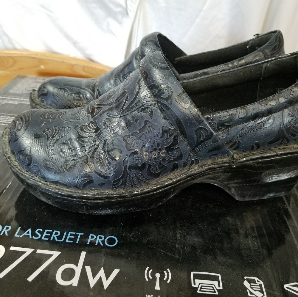 Born BOC clogs