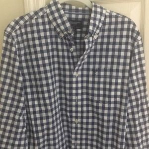 American Eagle Outfitters Athletic Fit shirt