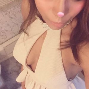 Meet your Posher, Esther