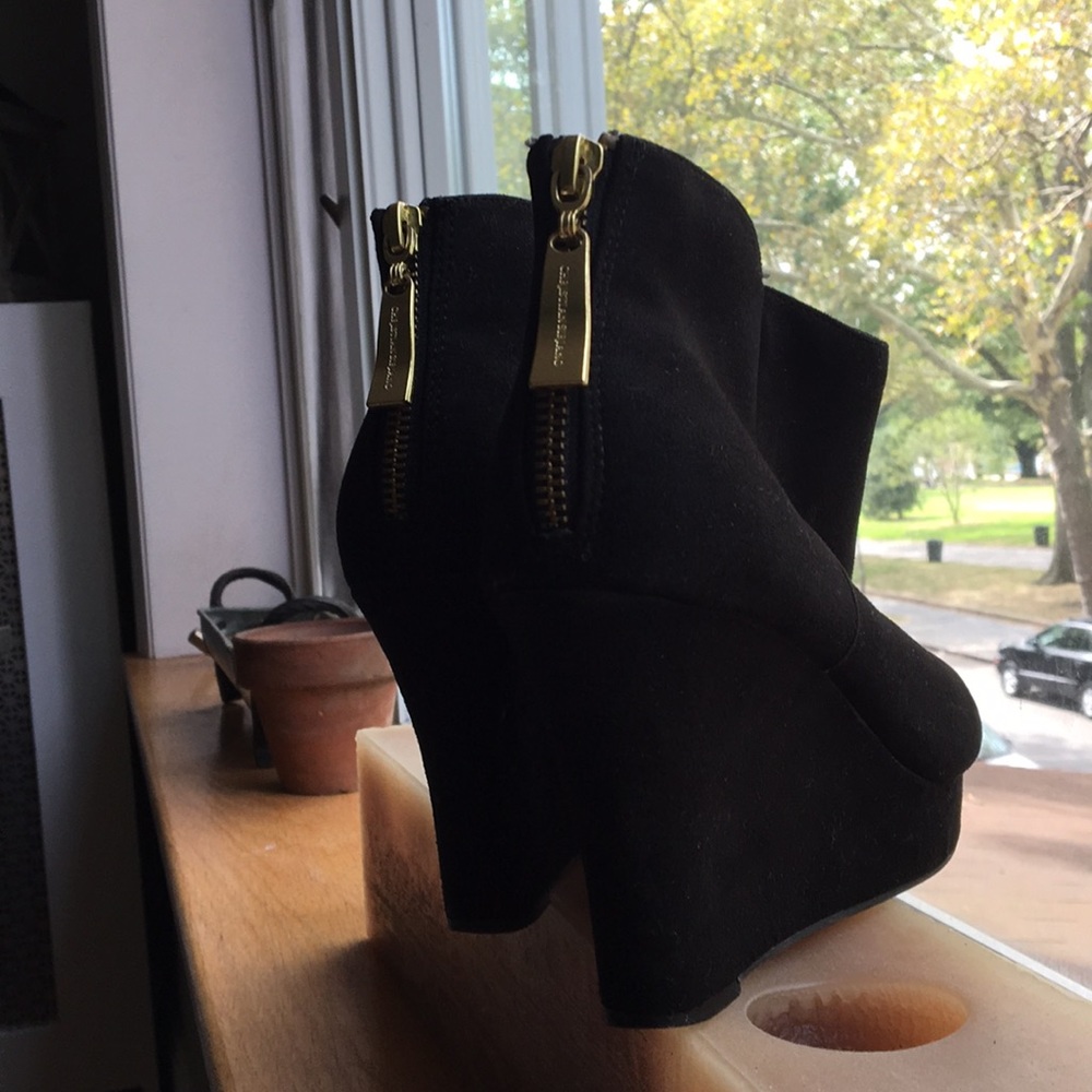 Black Wedge Heels