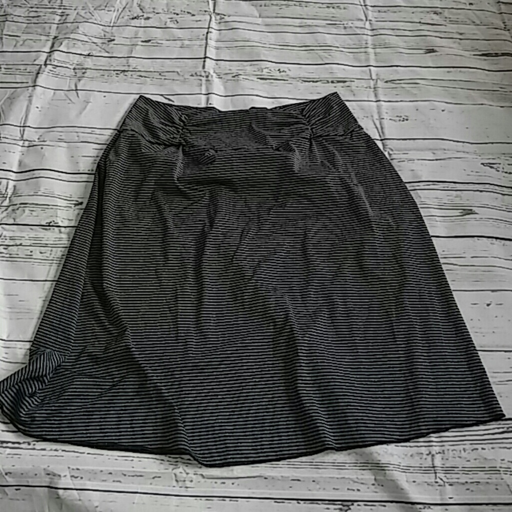 🎯 Striped Stretch Tranquility Skirt XL