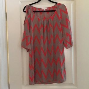 Open shoulder chevron dress