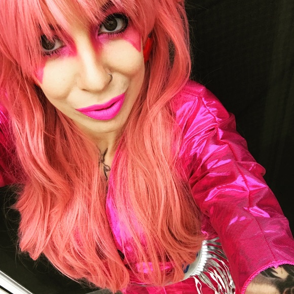 Meet your Posher, Louise - Picture 2 of 5