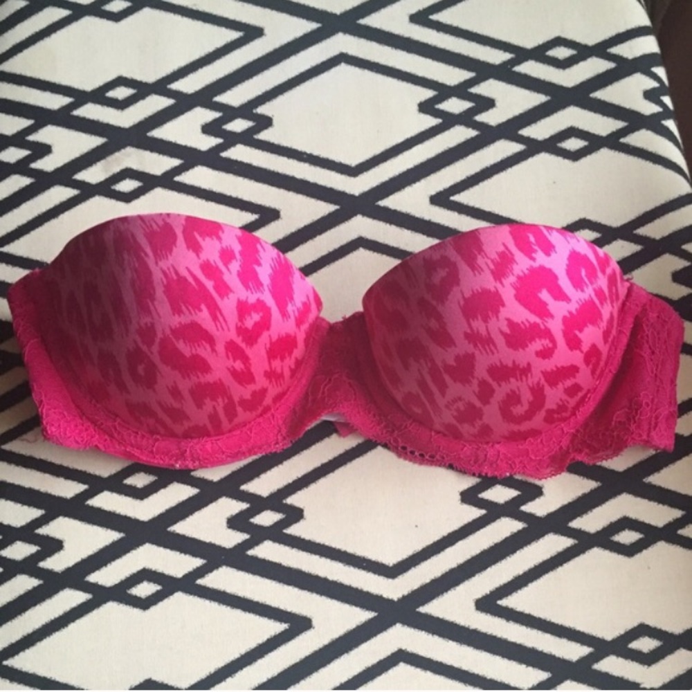 Pink cheetah print strapless bra