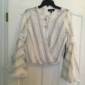 Bell-sleeved LuLu's top