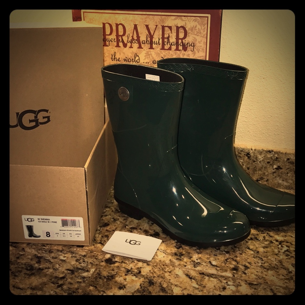 Charity listing! UGG Green Rainboots, size 8