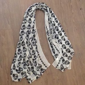 Skull scarf